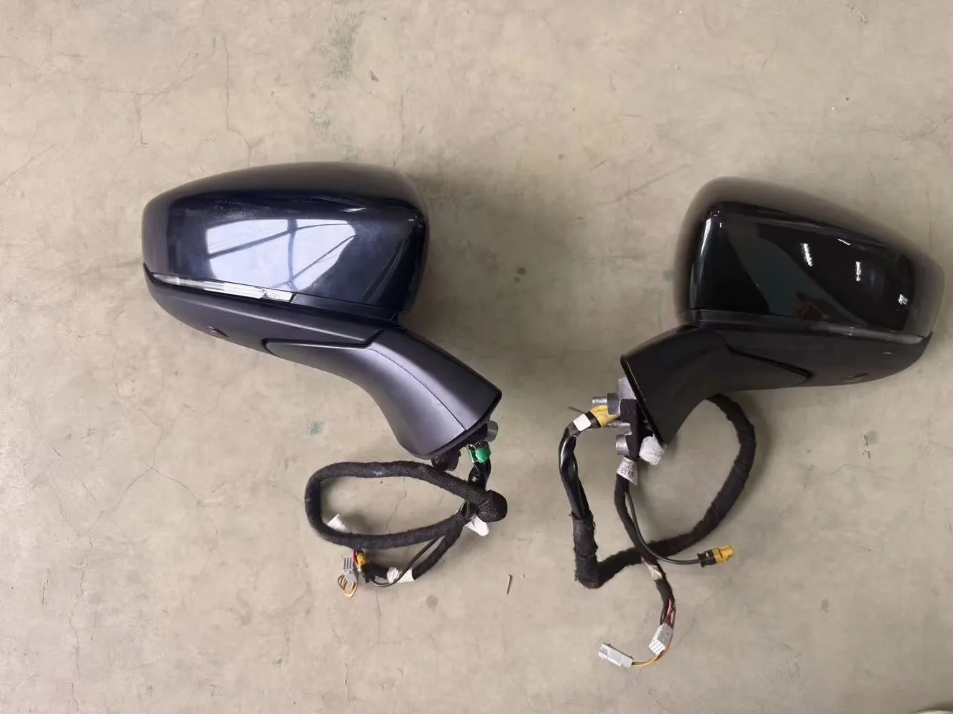 OEM Used Mirror Wing Used Original Front Side left Mirror Glass Assembly For  CX50 2023-2025